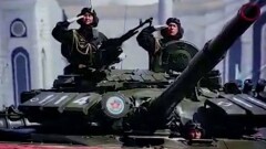 Плакат с казахстанскими танкистами по ошибке повесили на военкомат в Бишкеке