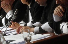 Зарплату судей могут уравнять с заработком политических госслужащих