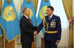 Космонавта Айдына Аимбетова повысили в звании