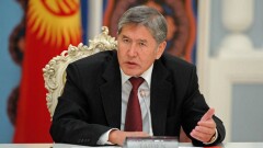 Отдельных политиков и писателей России Атамбаев обвинил в ксенофобии