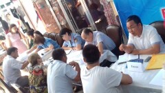 Прокуроры организовали передвижной кризисный центр и принимали людей на рынке