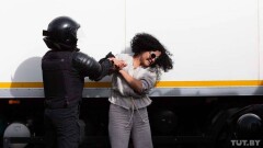 Протесты в Беларуси: десятки тысяч около резиденции Лукашенко, сотни задержанных