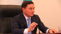 Акиму Кокшетау стало неловко от увиденной давки за сахаром