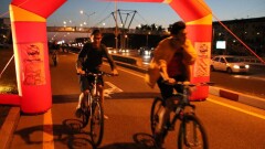 В Алматы состоялся первый в этом году ночной велопробег