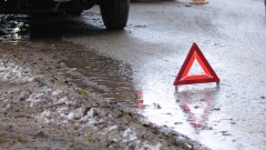 Водитель в Алматы протаранил несколько ограждений и сбил двух пешеходов