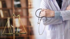 В Атырау заново рассмотрят дело 4 врачей, оправданных после смерти роженицы