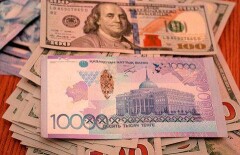 По результатам вечерних торгов на KASE доллар стоит 240,82 тенге