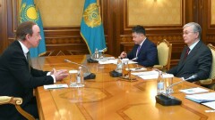 Токаев заявил о необходимости активизировать работу по снижению цен на авиабилеты в Казахстане