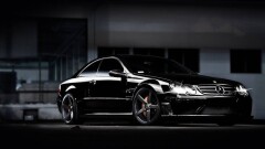 Mercedes с правительственными номерами дважды нарушил ПДД в Астане