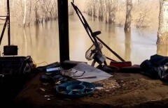 "Маршрутная лодка" возит пассажиров под Петропавловском