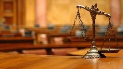 Судья в Алматы нарушила закон, не допустив журналистов на процесс по иску ДСФК к Alma TV