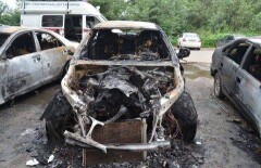 В Усть-Каменогорске неизвестные сожгли три дорогих автомобиля