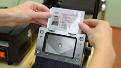 Иностранцев обяжут менять водительские права после полугода проживания в России