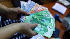 Алматинский чиновник хотел принять сотрудника на работу за взятку в миллион тенге