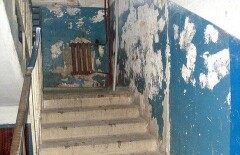 Новорождённого ребенка бросили в подъезде в Актюбинской области