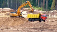 Под Астаной со спутника обнаружили незаконную добычу полезных ископаемых