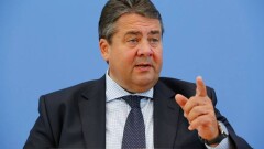 Средний палец показал на оскорбление в свой адрес вице-канцлер Германии 