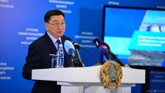Сельчанка предложила акиму Мангистауской области поучаствовать в обряде тұсау кесу