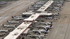 В самом загруженном аэропорту мира отменили все рейсы