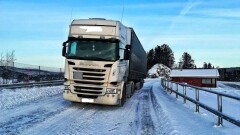 В Казахстане на весенний период ввели ограничение движения для большегрузов