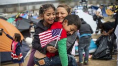 Почти три тысячи детей иммигрантов вернут родителям власти США