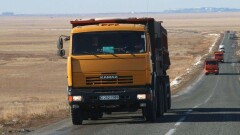 Чтобы сохранить асфальт в жару, на трассах РК ввели ограничение движения