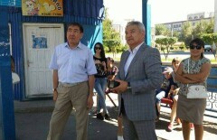 Аким Семея целый час прождал свой автобус на остановке