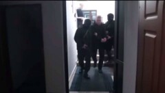 Главу департамента по делам обороны ЗКО подозревают в получении взятки за продвижение по службе 