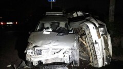 В Алматы Lada протаранила Mazda и перевернула её набок