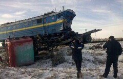 Пассажирский поезд протаранил газовоз в Мангистауской области