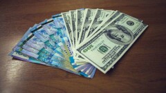 "Сегодняшний курс в обменниках – не супершоковое событие". Что будет дальше с тенге? 