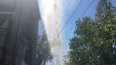 Фонтан размером с пятиэтажный дом бьёт из тротуара в центре Костаная