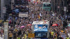 В Берлине на митинге против ограничений из-за Covid-19 пострадали 45 полицейских