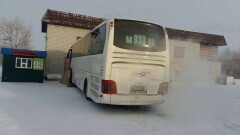 Родителей солдат-срочников, застрявших в автобусе на трассе, спасли в Павлодарской области