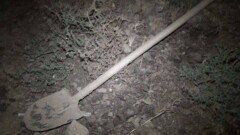  В Шымкенте мужчина насмерть зарубил лопатой своего соседа