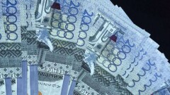 Тенге укрепился на бирже на фоне стабильных цен на нефть и роста стоимости рубля
