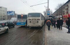 Инцидент с перекрытием дорог в Алматы пассажирами прокомментировали в акимате