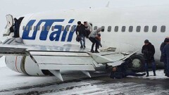 В России самолёт совершил жёсткую посадку и выкатился за пределы ВПП
