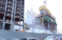 В Астане в третий раз горел недостроенный "Абу-Даби Плаза" 