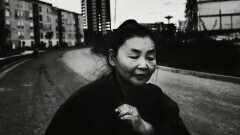 Итальянский фотограф посвятила серию работ женщине, уехавшей из Казахстана на Кубу