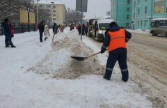Снег с улиц Уральска будут убирать с помощью интернета