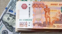 Тенге слабеет к рублю. Насколько подорожают российские товары?