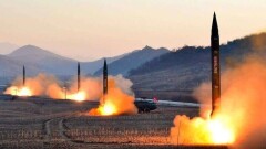 Из-за размытой дождём горной тропы журналисты не могут попасть на ядерный полигон КНДР