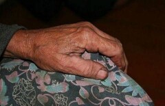 До смерти избил парализованную мать житель Костанайской области
