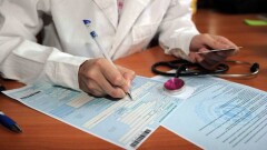 Три диспансера брали деньги за бесплатные медицинские справки в Шымкенте