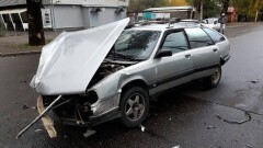 Сбежавшего после ДТП водителя Mercedes разыскивает полиция Алматы 