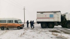 Из-за гололедицы на трассе в Карагандинской области в заторе встали 60 машин