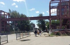 В Семее наполовину построенный надземный переход находится под угрозой демонтажа