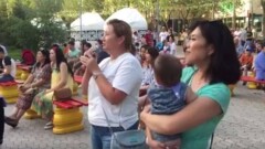 На Арбате в Астане заработало бесплатное караоке