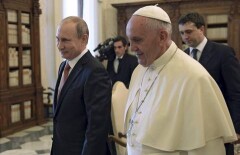 Путин на час опоздал на встречу с Папой Римским, потому что медленно ехал